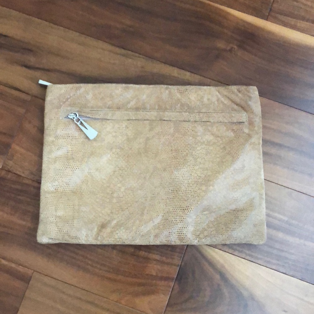 LIZA GANZ NEW YORK CARAMEL SNAKESKIN PRINT BUTTERY SOFT LEATHER ZIPPER CLUTCH